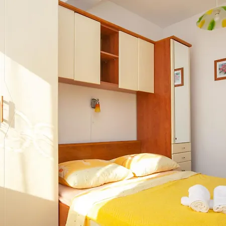 Tiho Apartment Vinisce